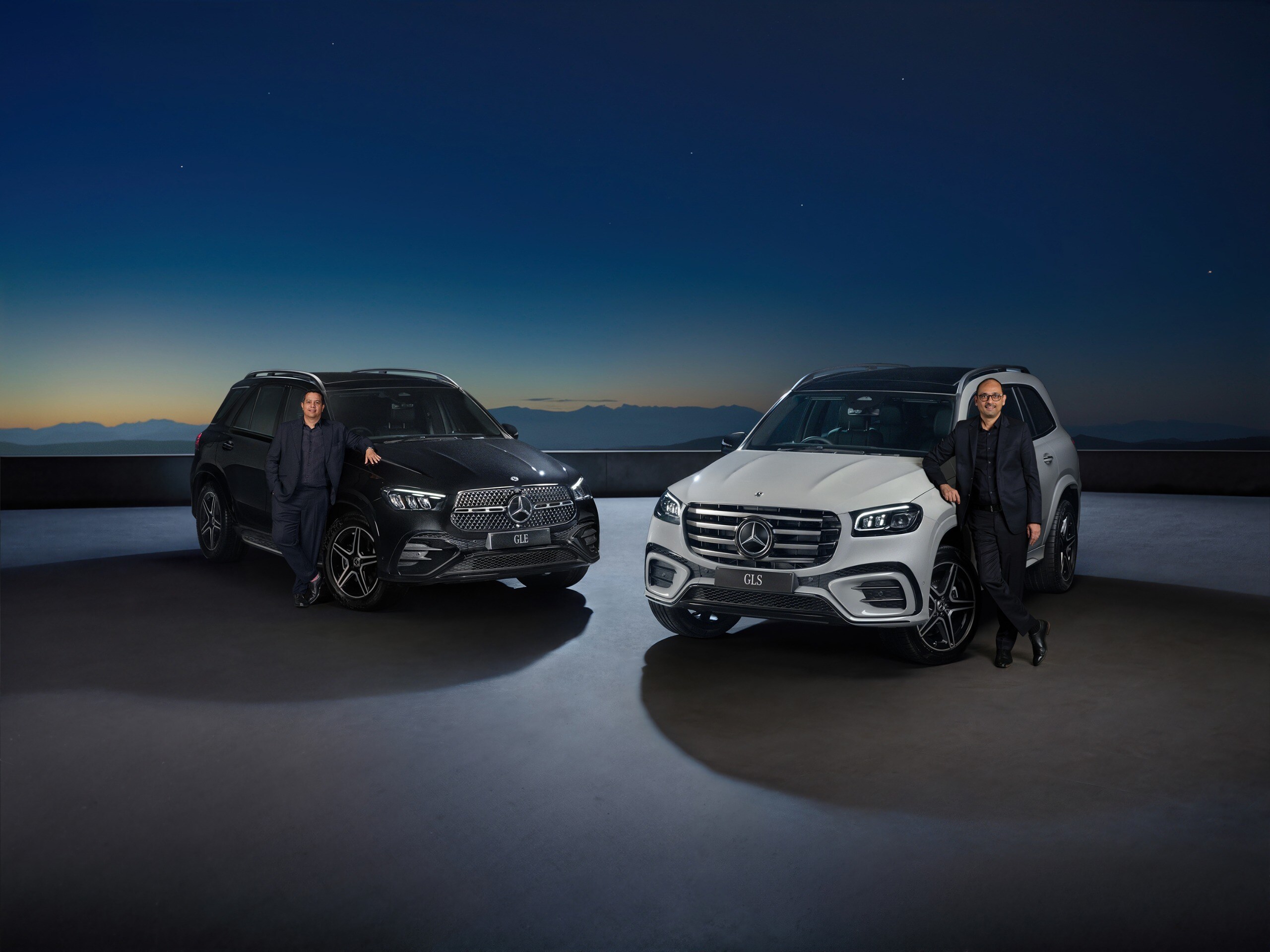 GLE and GLS ‘Night Edition Mr Santosh Iyer, Managing Director & CEO and Mr Brendon Sissing VP, Sales & Marketing, Mercedes-Benz India with GLE and GLS ‘Night Edition
